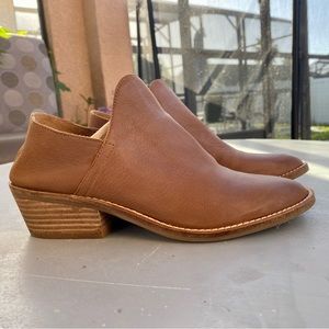 🍀 Lucky Brand tan brown leather ankle booties